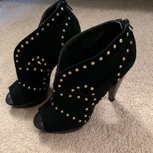 Steve Madden Leather booties.